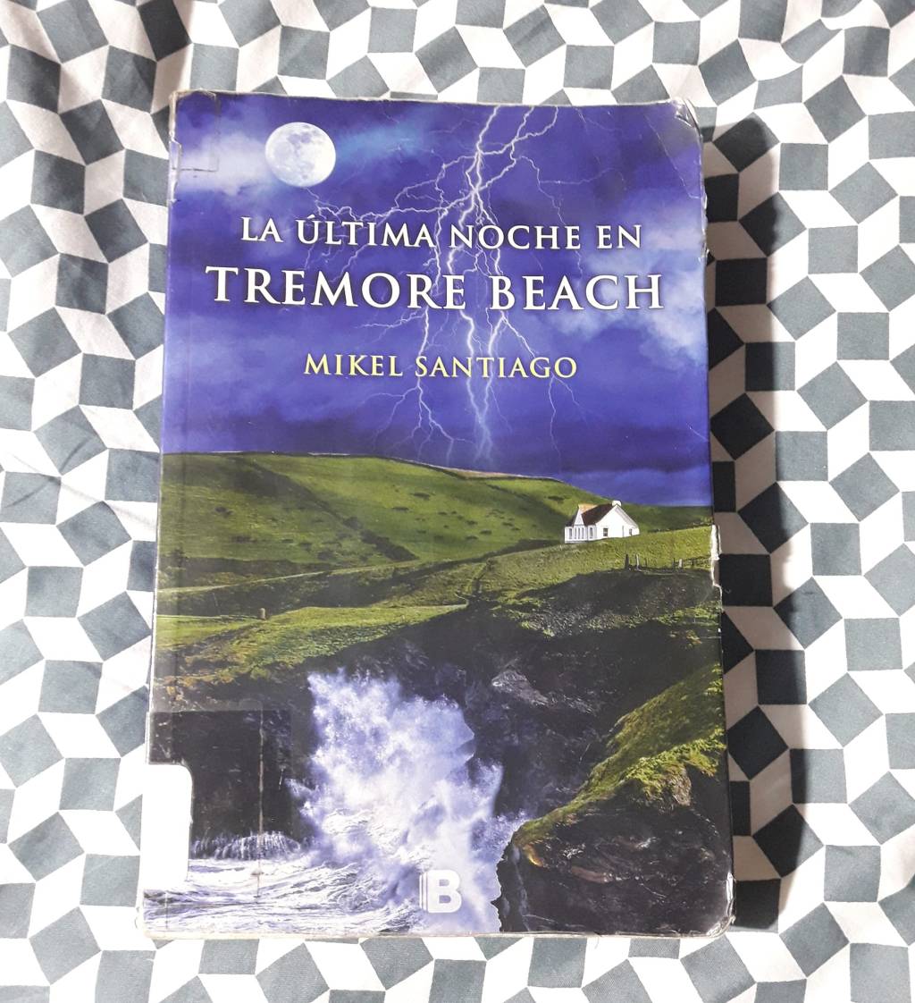 El próximo martes, en el club de lectura de Leioa, nos visitará Mikel Santiago para hablar de su íltima noche en Tremore Beach.
Lujazo. Estoy segura de que lo pasaremos bien.&nbsp;ð