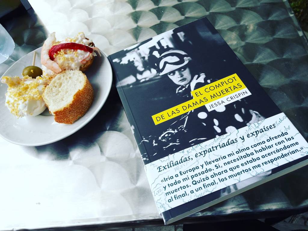 El curro antes del curro. La biblio del barrio antes de la biblio del cole. Gracias a Alpha Decay por el regalazo.&nbsp;ð