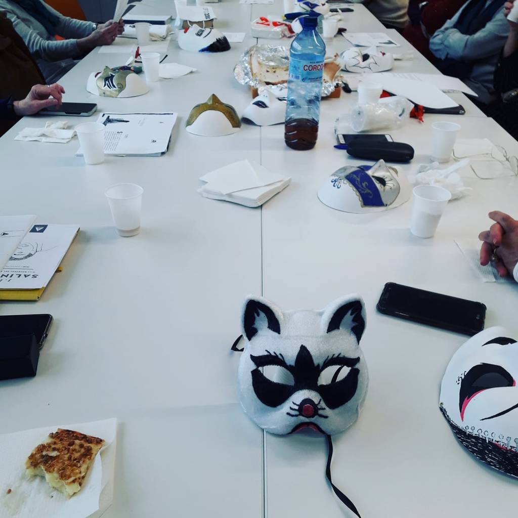 Martes de Carnaval. Mistela, panchineta, máscaras, poemas. Un año más con las chicas de&nbsp;Gizatiar.