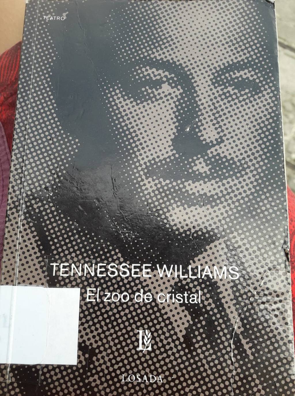 Y esta tarde el cafá me lo he tomado con otro clásico de la literatura estadounidense. Lectura obligatoria de este curso en&nbsp;Gizatiar.