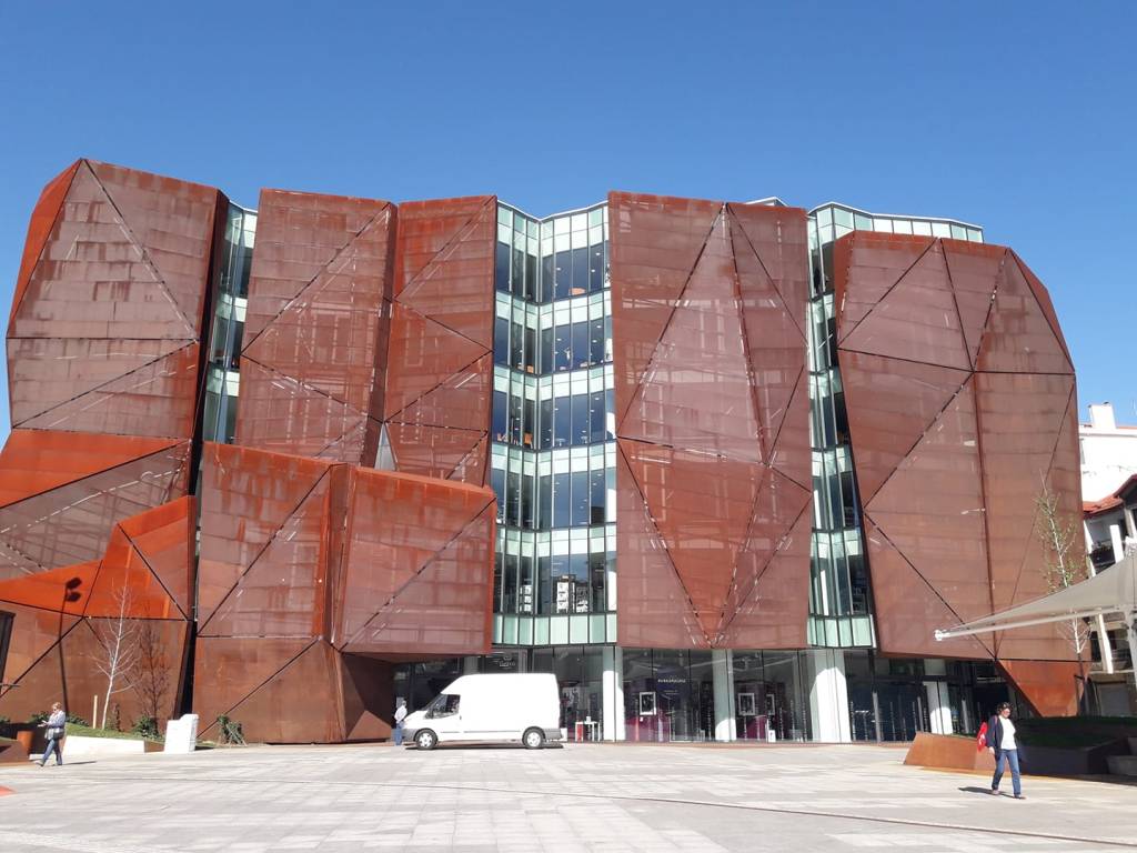 Inauguradas las clases en Gizatiar. Este curso: Literatura de los Estados Unidos de Amárica.
La felicidad es una clase de lite con mis chicas de siempre y nuevas incorporaciones. ð