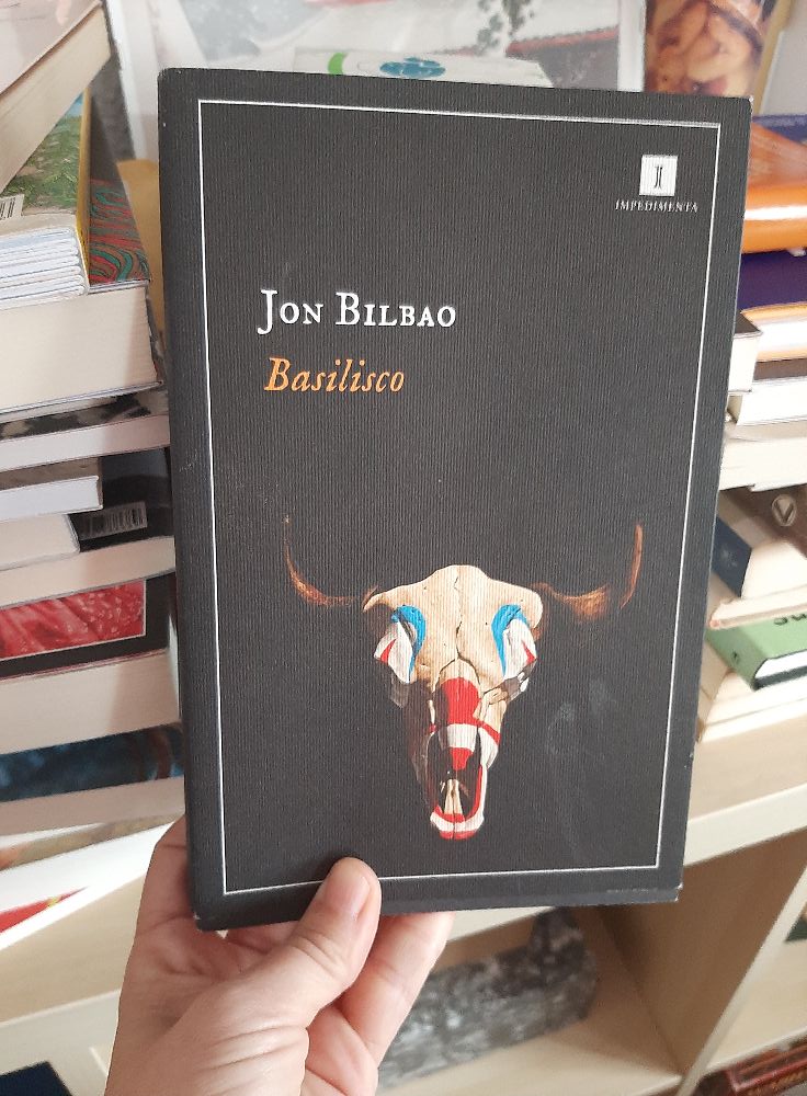 El martes pasamos un ratito muy bueno en la Kultur de Mungia hablando de Basilisco, publicado por @editorial_impedimenta. Hay que reconocer que por una vez las fajitas tienen razón y es lo mejor de @jonbilbaol hasta la fecha, que se dice pronto. 
Cuanto más lo leo, más me&nbsp;gusta.