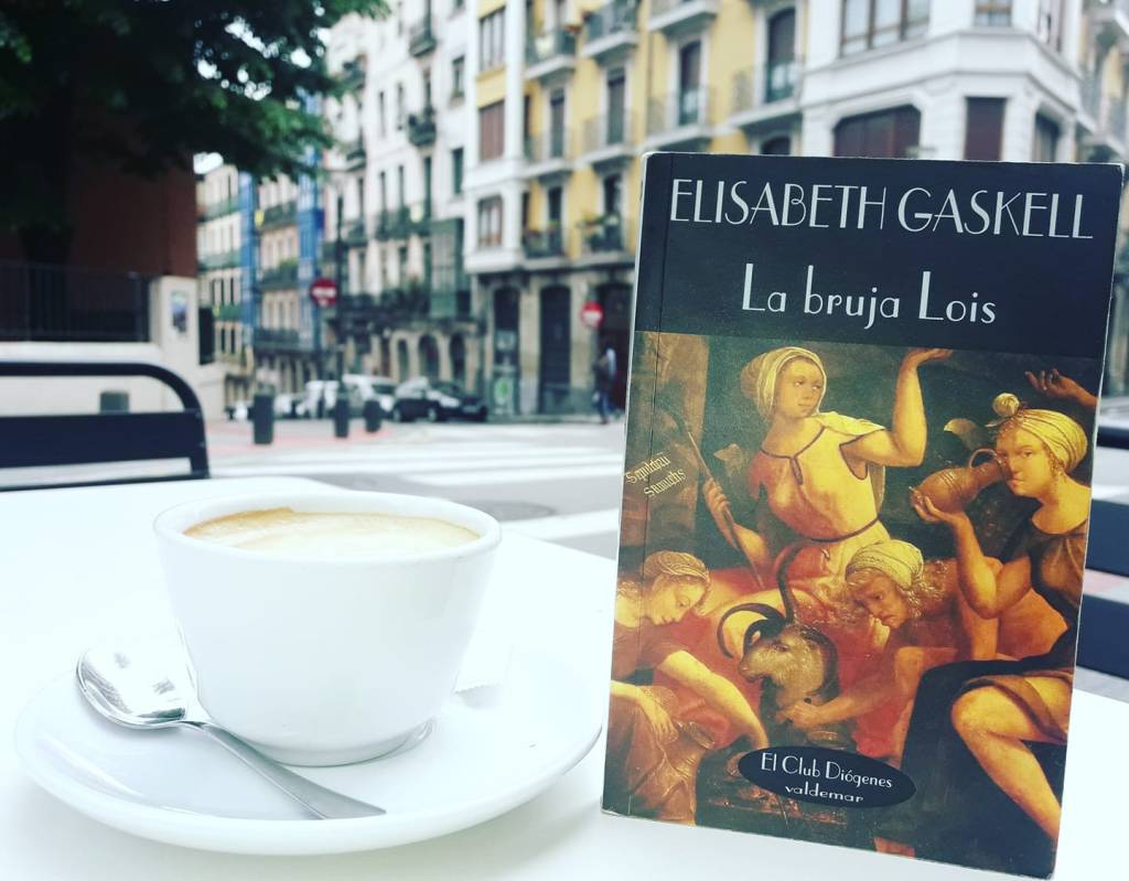 Alumnas maravillosas que me prestan libros para que lea (aún) más.&nbsp;ð»