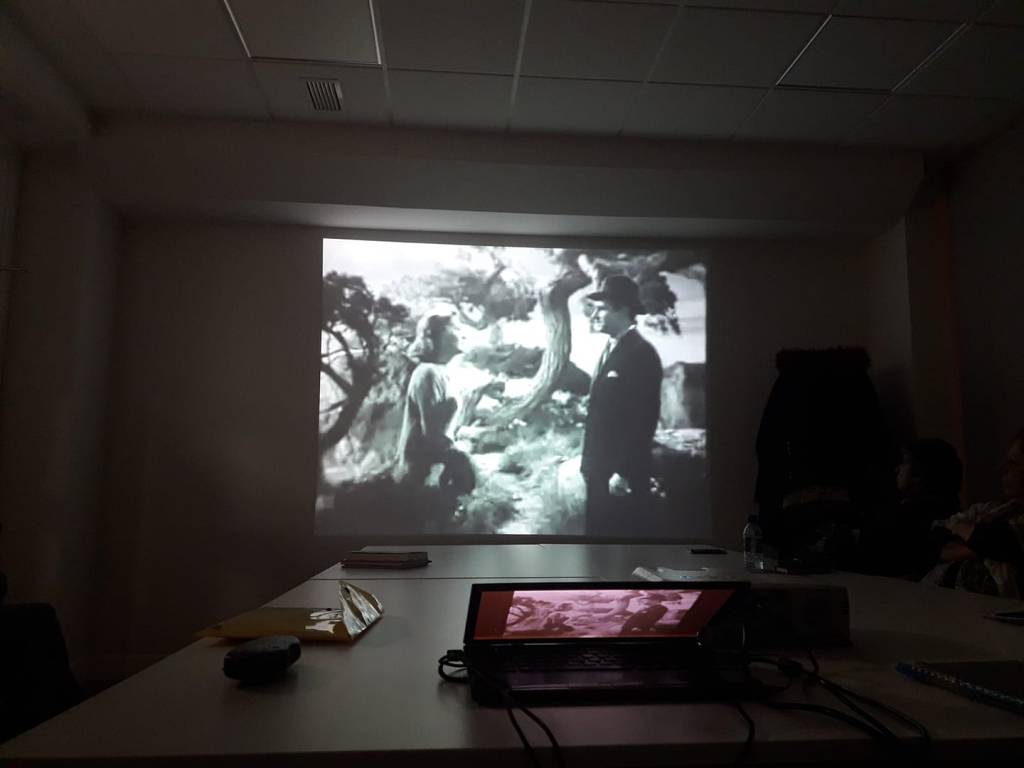 Hoy nos toca ver Rebecca (estamos estudiando a Daphne du Maurier).